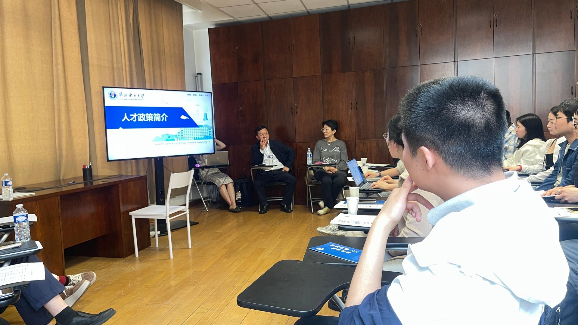 汪庆华一行先后访问了中国能建海投巴西